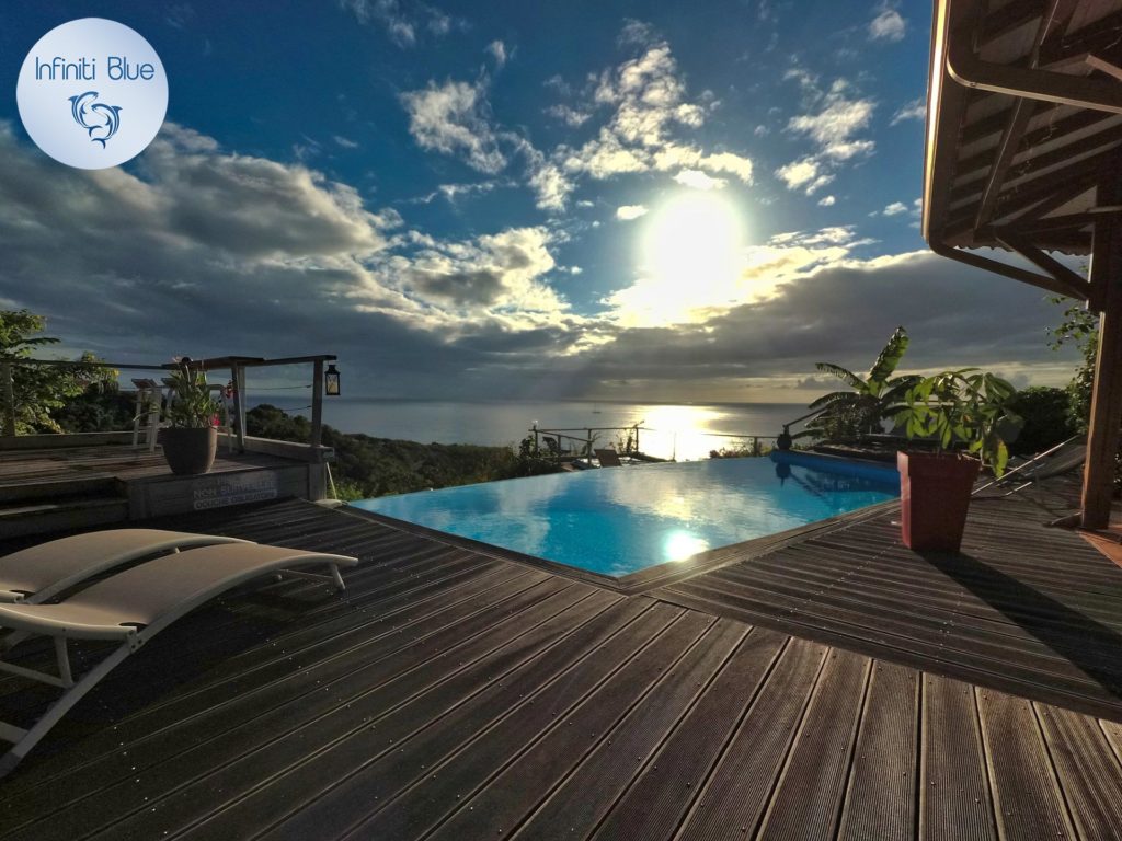 Infiniti Blue – Bungalows