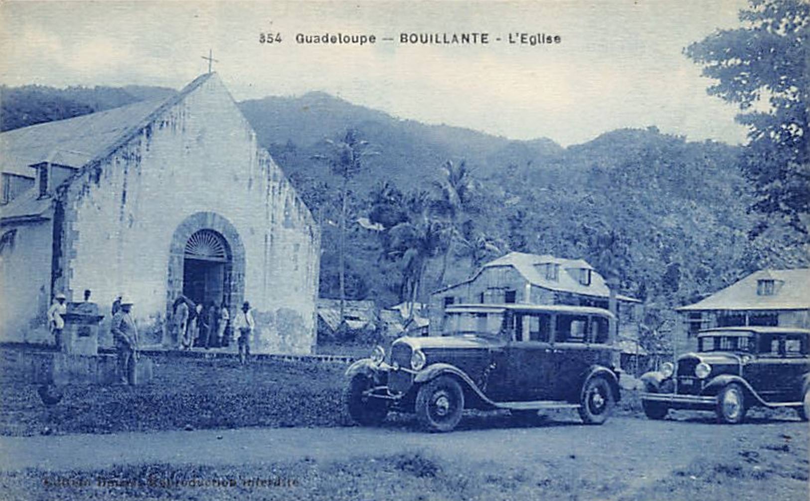 Bourg de Bouillante - Eglise et fontaine