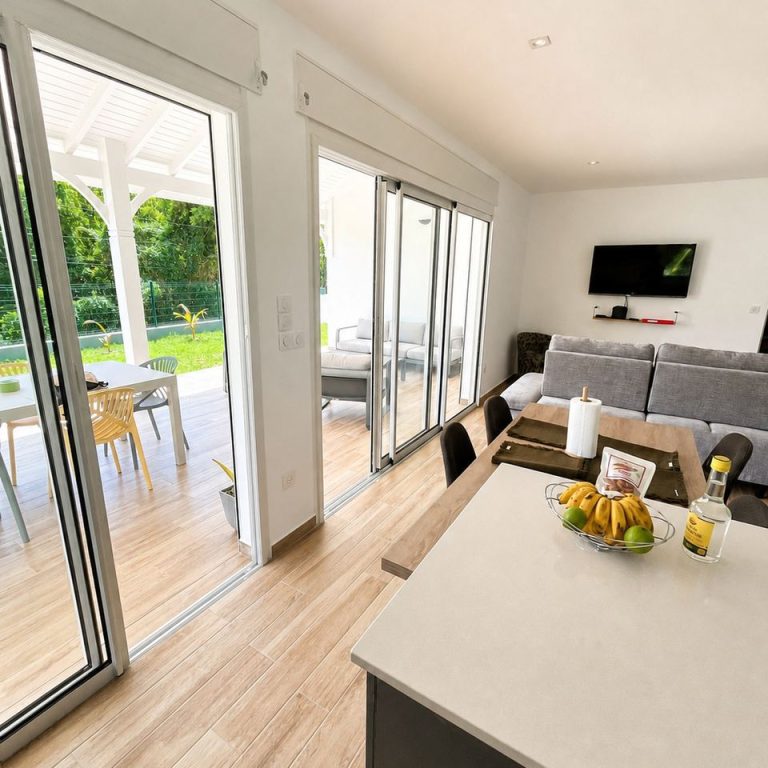 Villa Caboua salon intérieur ouvert