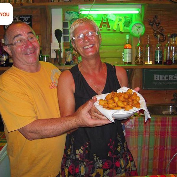 Kaz Kayou : accueil des hôtes au bar