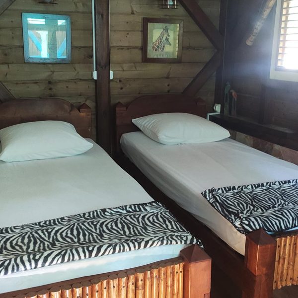 Kaz Kayou : chambre à deux lits