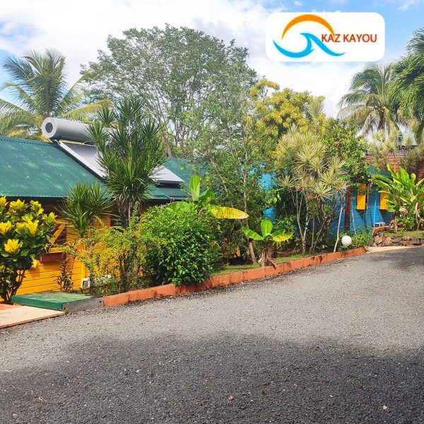 Kaz Kayou : parking arboré